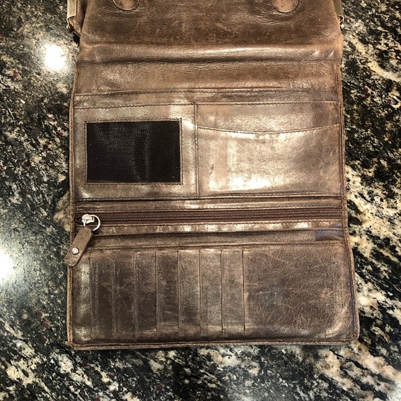 Danier Leather Wallet - Picture 5 of 6